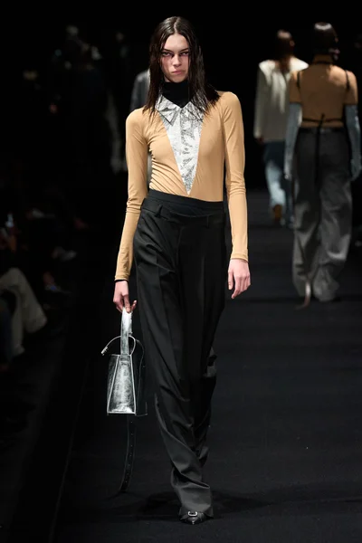 Look 29